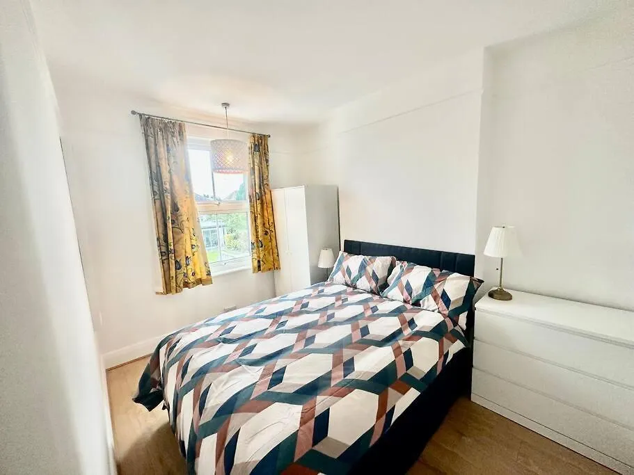 4 Bed House In Daneby Road,Se6 Villa Catford Holiday home