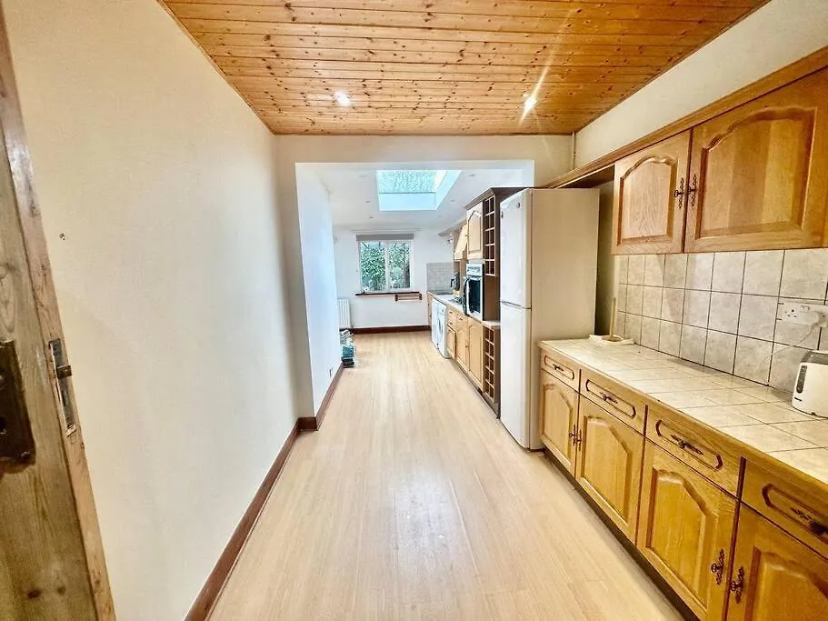 4 Bed House In Daneby Road,Se6 Villa Catford 0*,