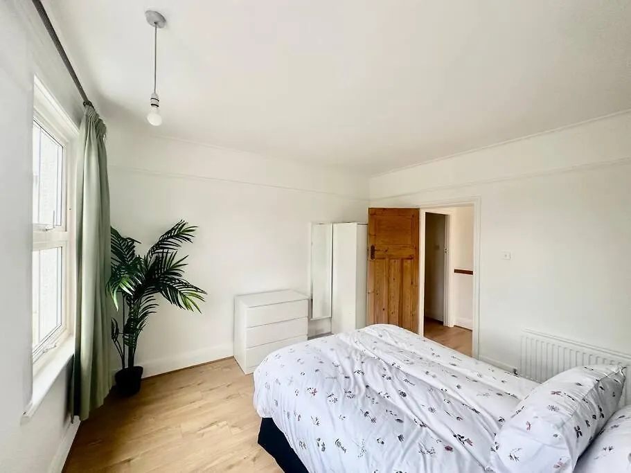 4 Bed House In Daneby Road,Se6 Villa Catford Holiday home