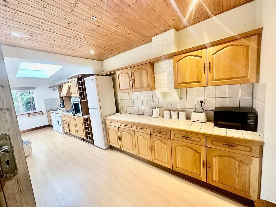 Holiday home 4 Bed House In Daneby Road,Se6 Villa Catford