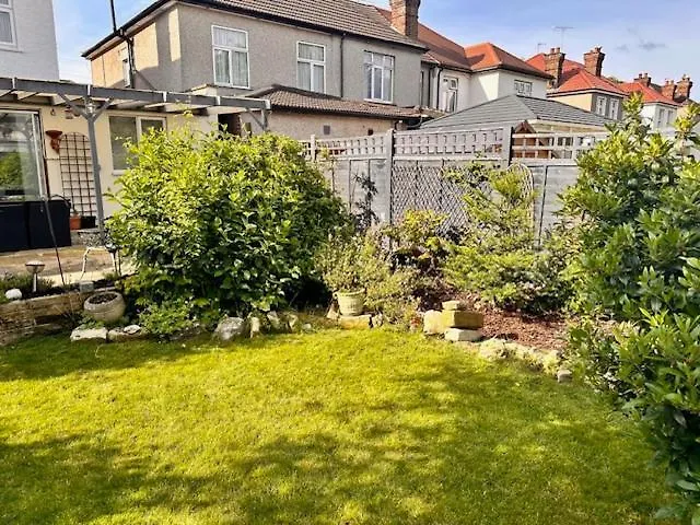 4 Bed House In Daneby Road,Se6 Villa Catford Holiday home